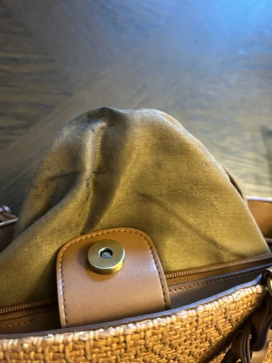 Fossil Tan Woven Shoulder Bag with Leather Handles wooden key charm - Picture 9 of 13